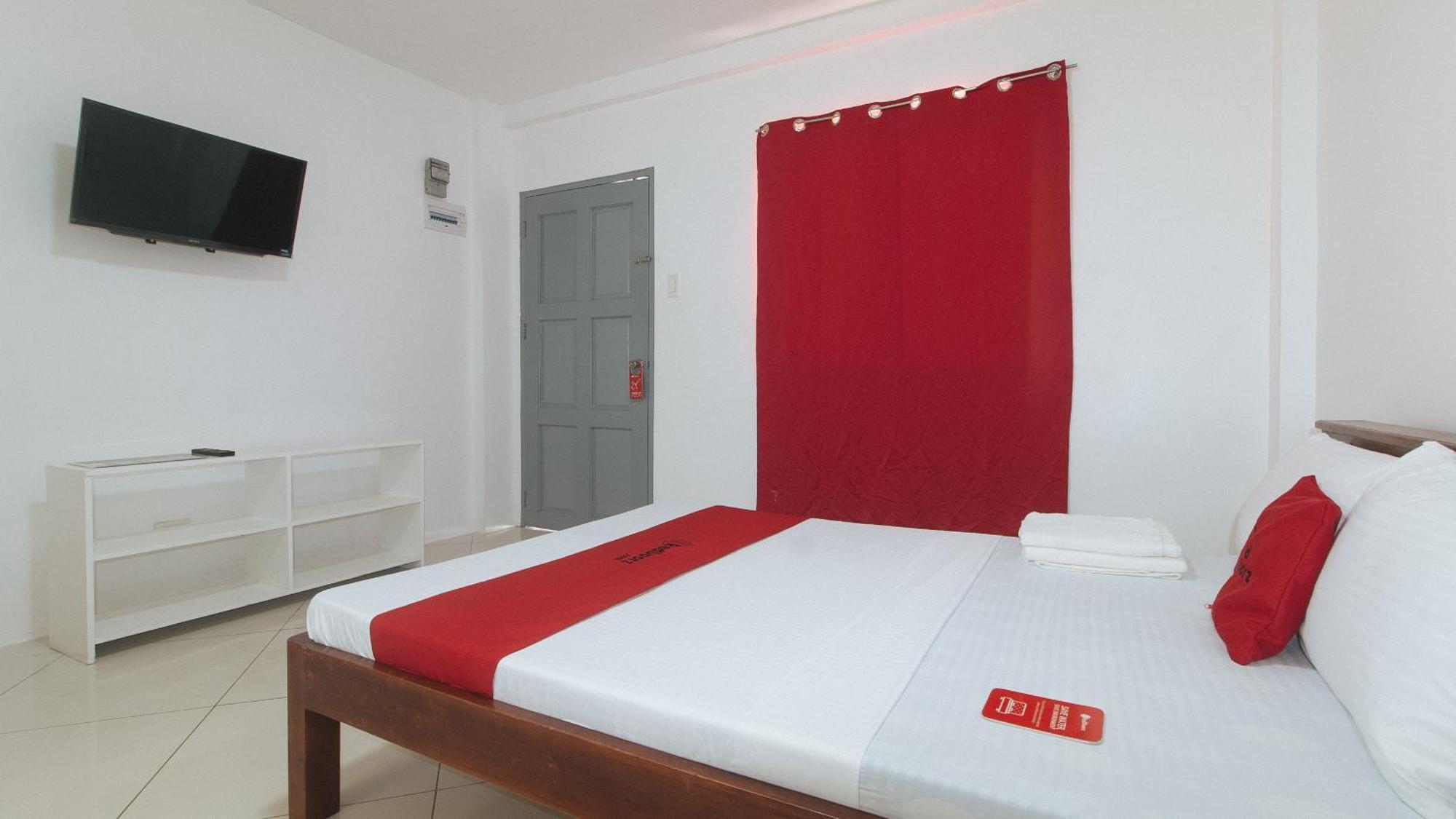 Reddoorz At Fat J Apartelle Mactan Cebu Exterior photo