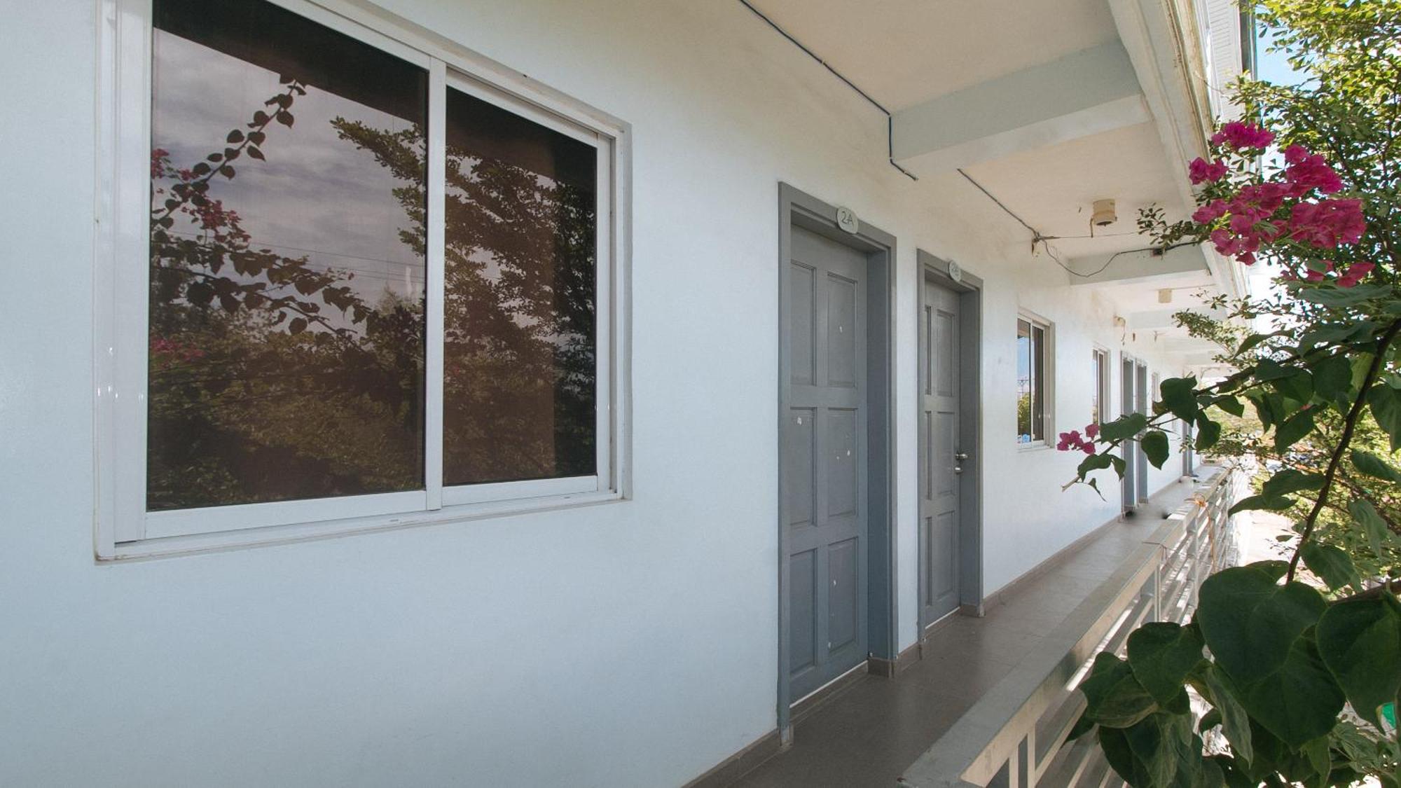 Reddoorz At Fat J Apartelle Mactan Cebu Exterior photo