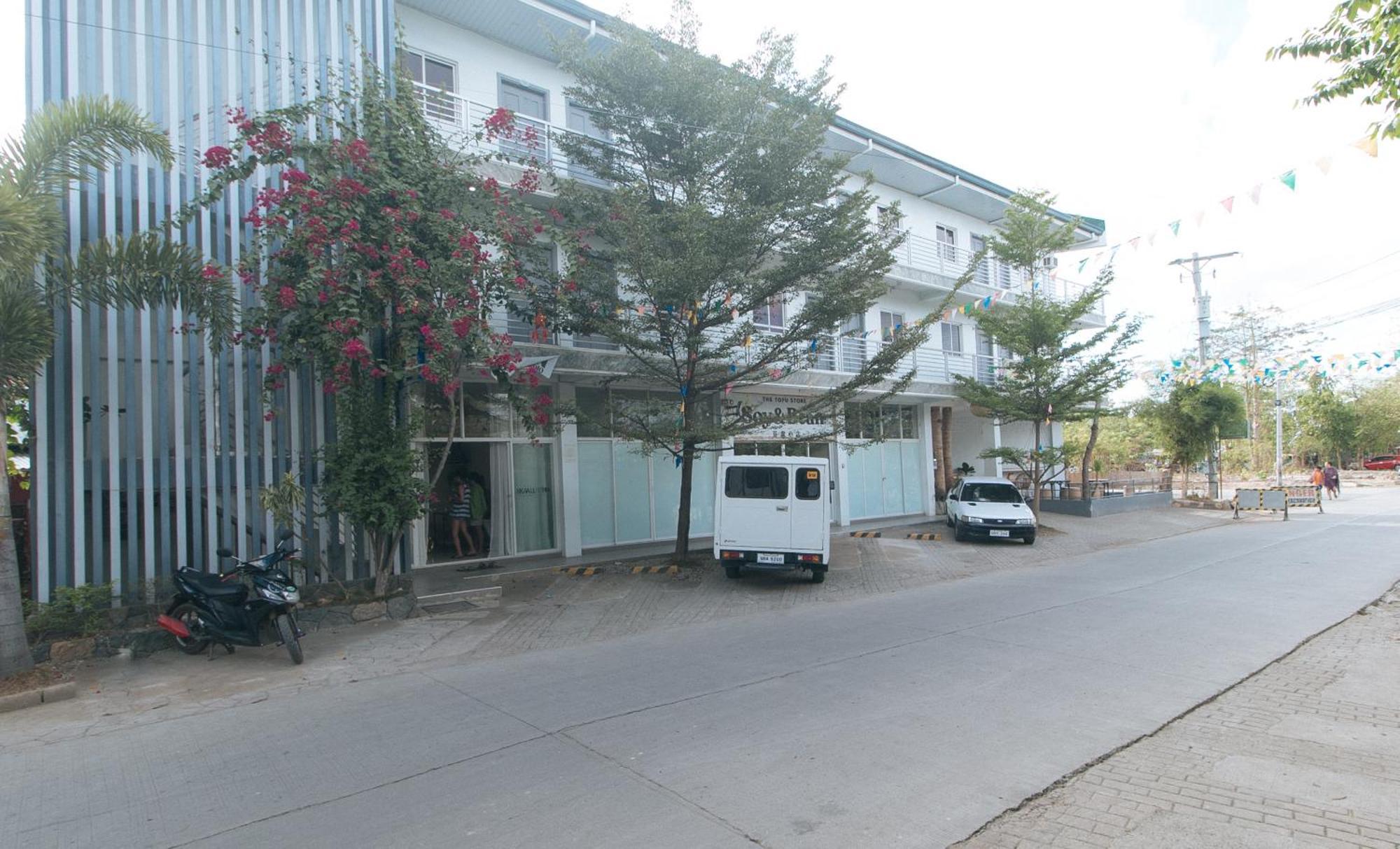 Reddoorz At Fat J Apartelle Mactan Cebu Exterior photo